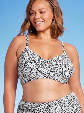 Kona Sol Bikini Top size small 4-6 Women's Leopard swimsuit bathing suit